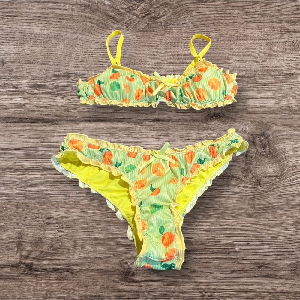 Aurelle Bikini 2 Piece Ruffle Swim Suit Size Small